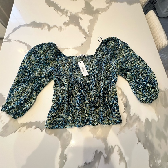 NWT Steve Madden top. Green with pattern.   Size M - Picture 3 of 11